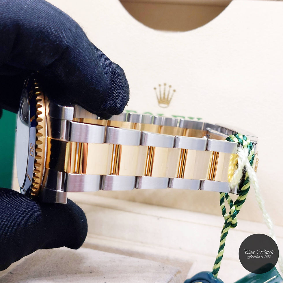 Thumbnail: Rolex 40mm 18K Half YG Ceramic Bezel Blue Dial Submariner REF: 116613LB (2015)