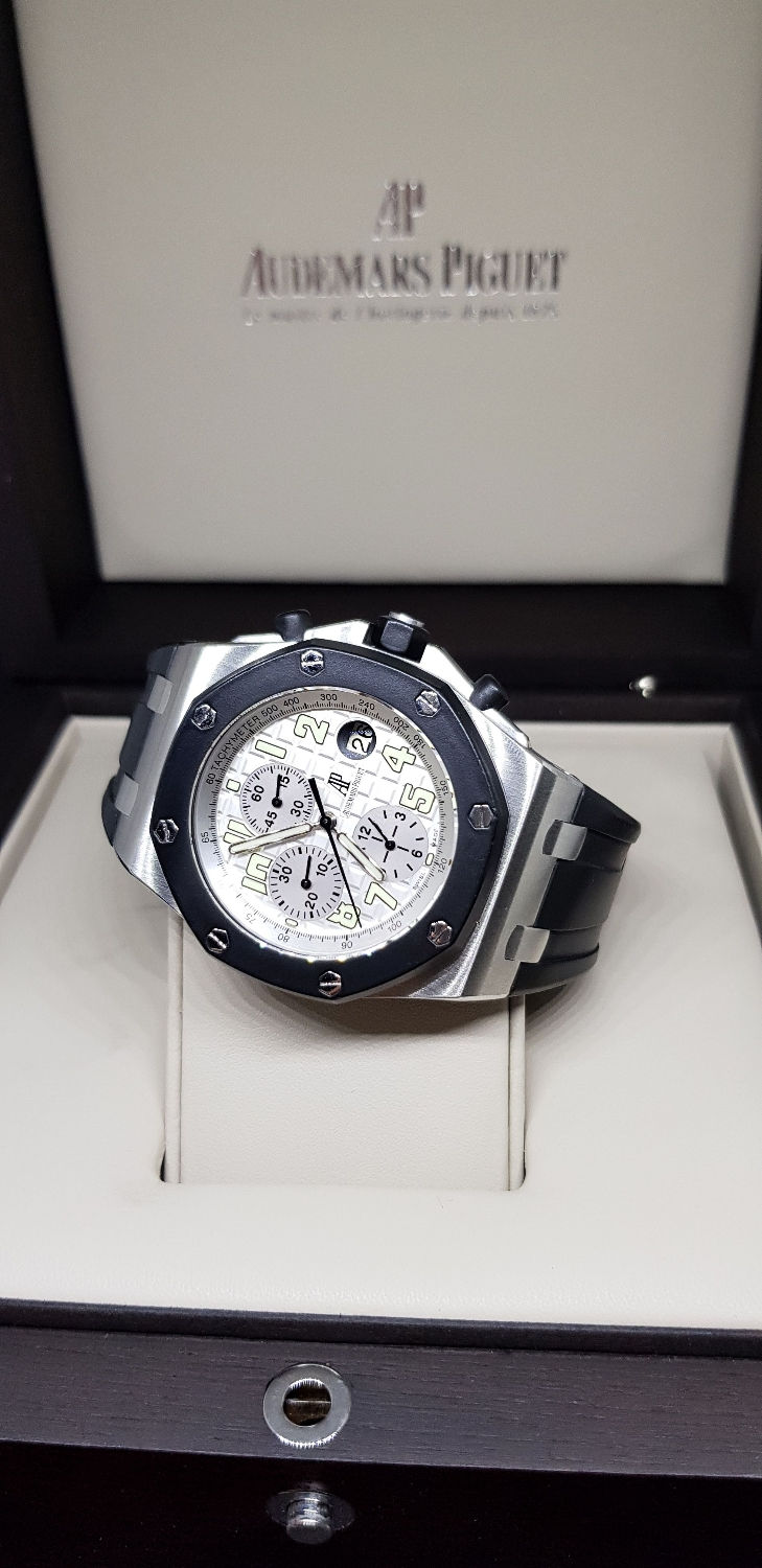 Thumbnail: Audemars Piguet Royal Oak Offshore White Rubberclad Chronograph REF: 25940SK
