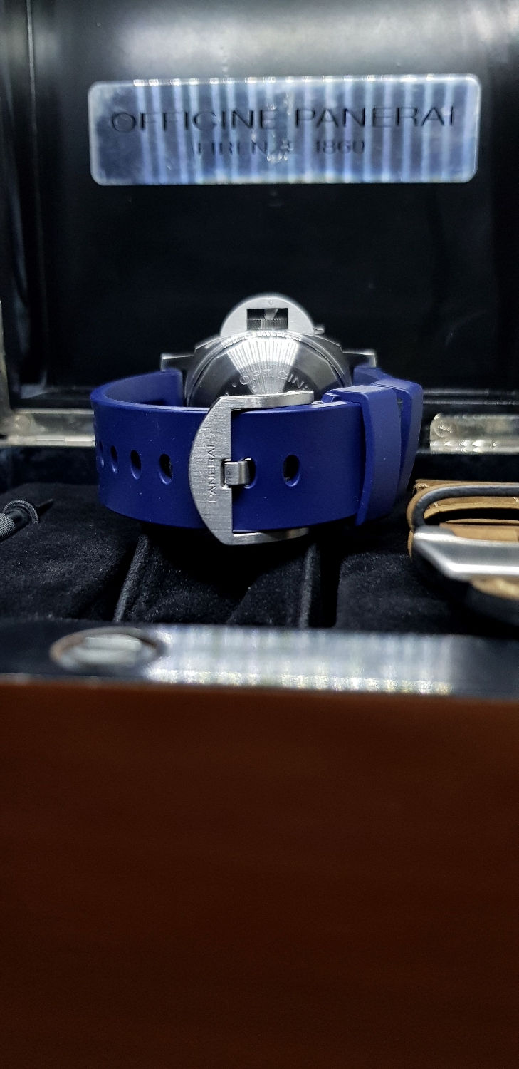 Thumbnail: Panerai Luminor 1000M Submersible Blue "La Bomba" PAM 87