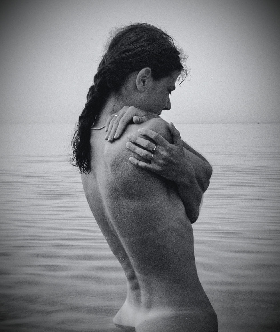 b&w swiming