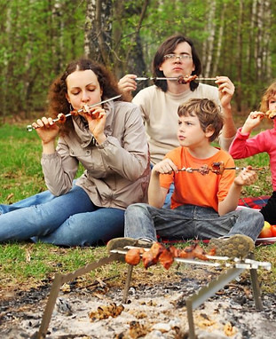 Пиктик в лесу на квадроциклах.jpeg