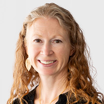 Dana Headshot 2024 - Dana Parisi.jpg