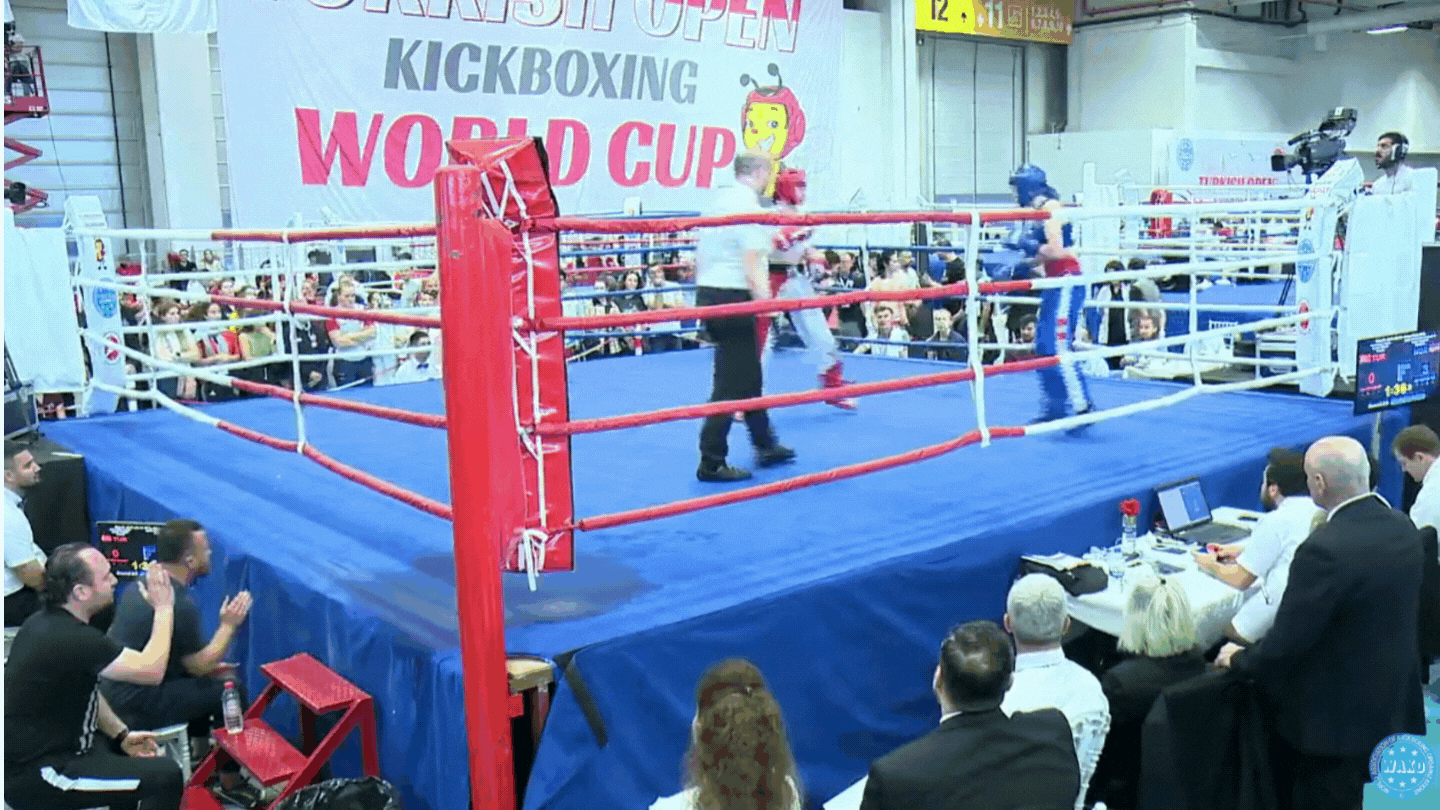 Charlotte Berg Andersen left hook.gif