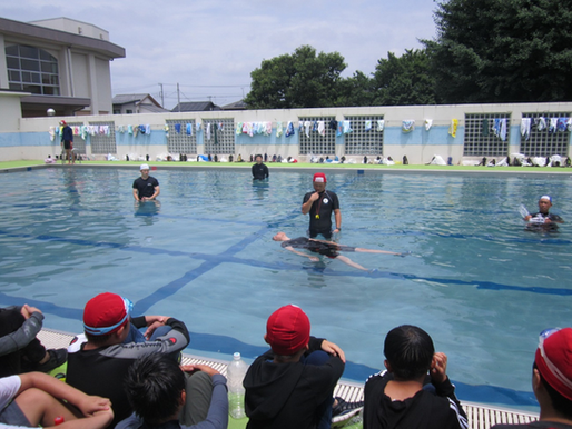 7月17日(水)
6年生 着衣水泳