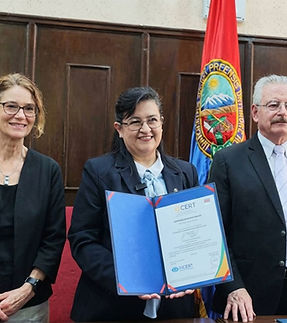 1.EntregaCertificado.jpg