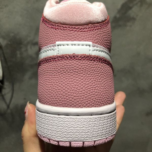 Thumbnail: Nike Air Jordan 1 Retro