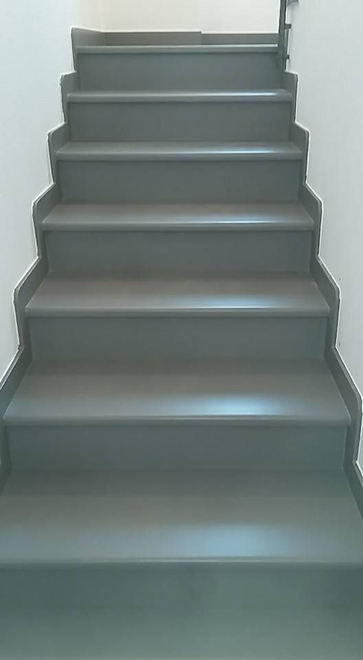 Rivestimento scala in microresina