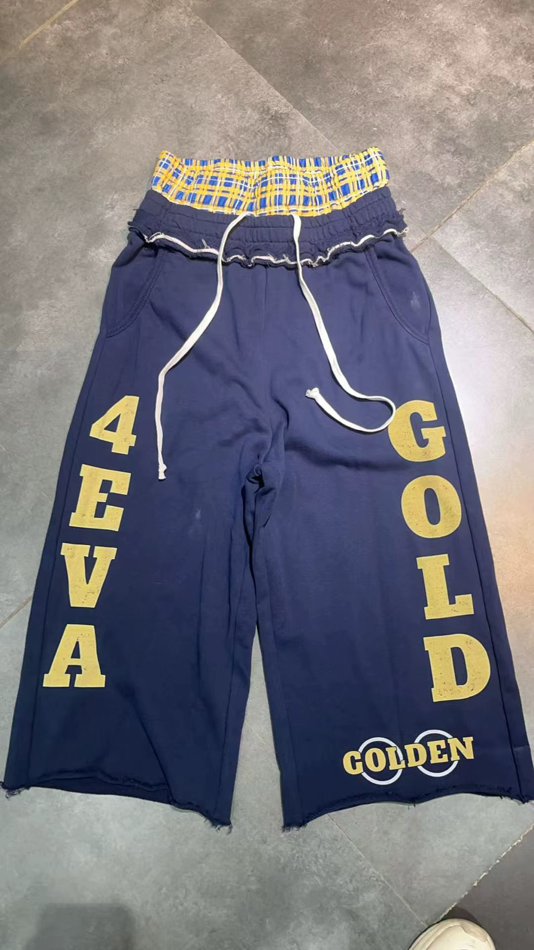4EVA GOLD Jorts