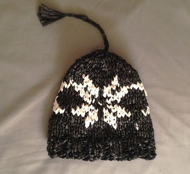 Nordic snowflake hat of trash