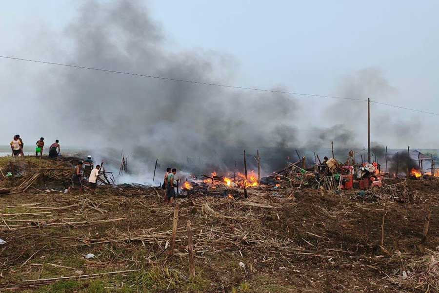 One killed, four injured as junta bombs Pannilar IDP camp, Aungphyupyin Village in Ponnagyun