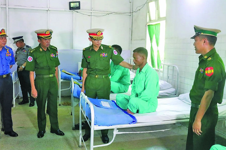 New Western Command chief visits wounded junta soldiers as fighting intensifies in Arakan