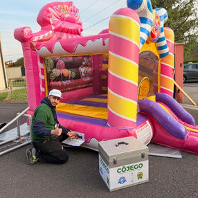 Contrôle de sécurité de structure gonflable par l'organisme Cojego