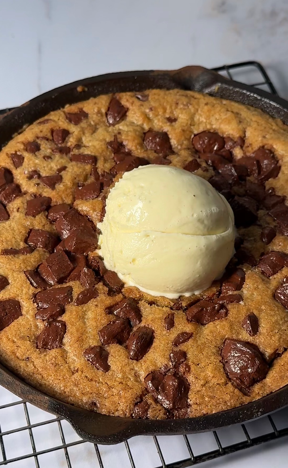 Chocolate chunk Skillet cookie (eggless)