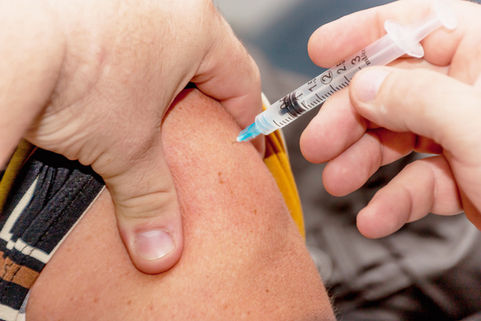 SEMPRE: Continúa vacunación contra la gripe en farmacias