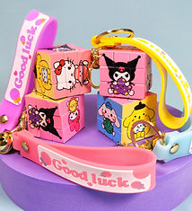 Kawaii nyckelringar i form av rubiks kuber med Sanrio motiv