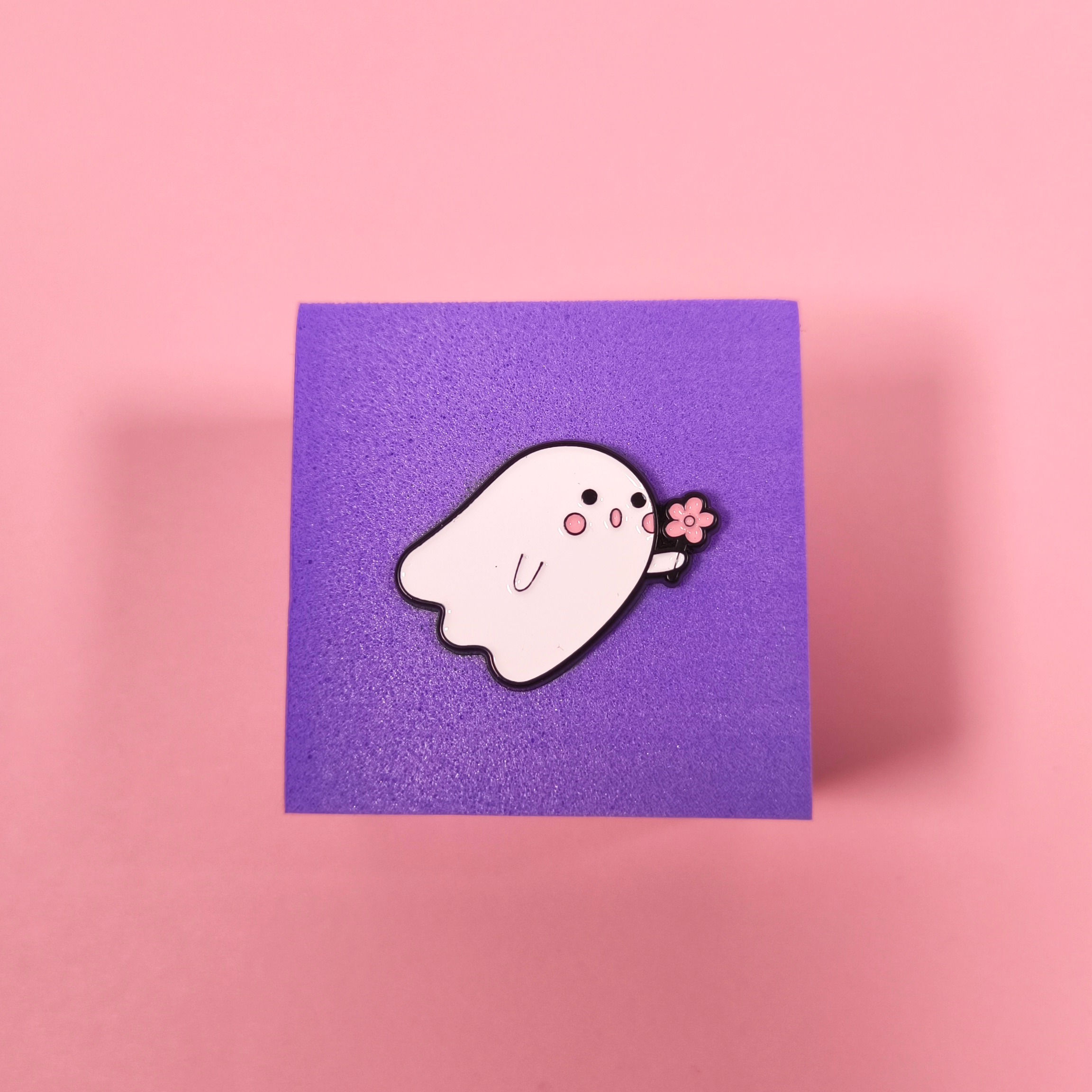 Pin - Spöke med blomma