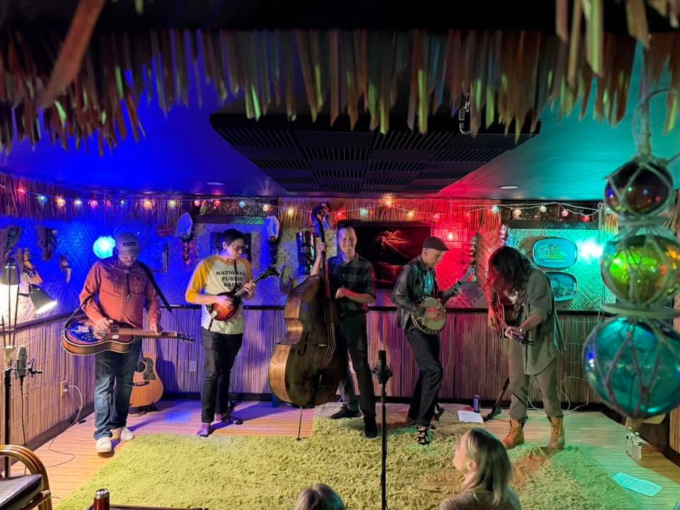 Summer Sundays Pizza w/Walking Beat String Band