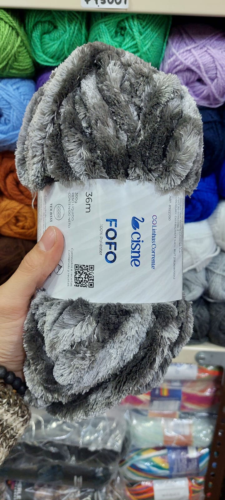 Miniatura: OVILLO DE 300 GR DE CHENILLE SUPER GRUESO "FOFO" DE CISNE