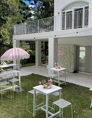 White flower wall for wedding photo backdrop