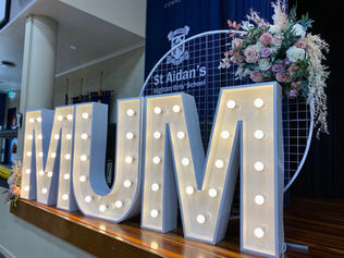 'MUM' 1.2m light up letters