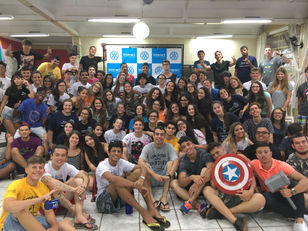 IV INTERAGINDO ENTRE HERÓIS