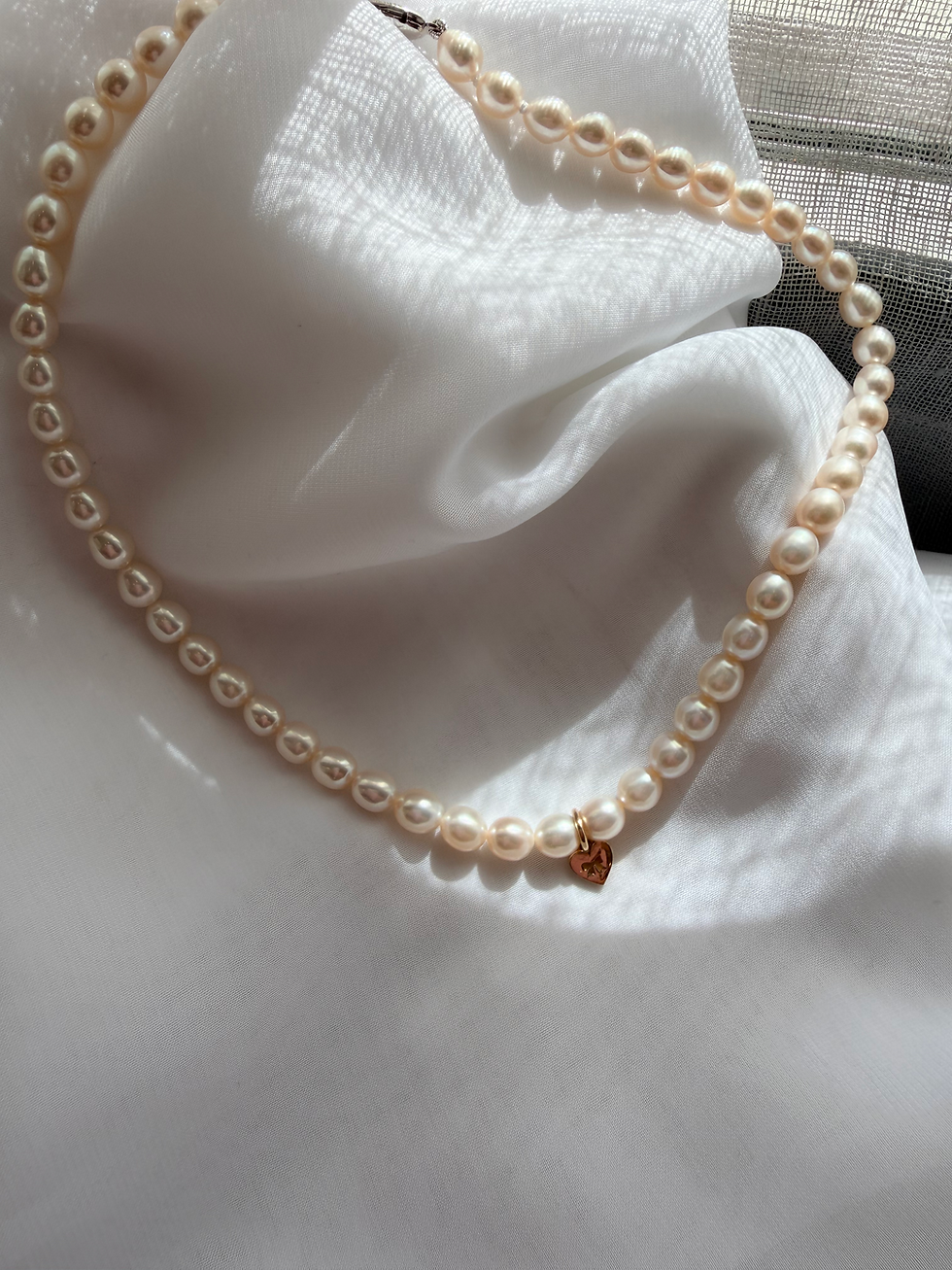 Thumbnail: Pearl necklace with gold 