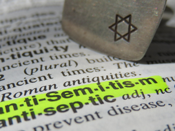 FIRMATO PATTO MINISTERO/UCEI PER PROMOZIONE INIZIATIVE CONTRO L’ANTISEMITISMO