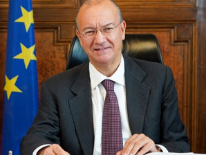 Valditara oggi a Paola, visita alla scuola San Francesco e incontro con gli studenti. La città al centro tra istruzione e istituzioni nel giorno del 17 marzo