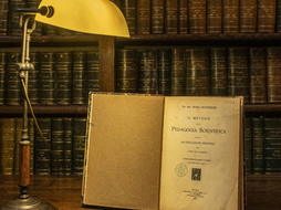 Giornata Internazionale della Donna, esposizione di libri e periodici riguardanti importanti figure femminili come Maria Montessori nella Biblioteca del Ministero dell'Istruzione e del Merito