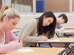 Maturità 2026: "Non buttatevi subito a scrivere". I consigli del MIM per affrontare la prima prova