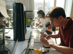 Iscrizioni 2026/2027, boom della filiera 4+2: iscritti quasi raddoppiati e crescita record nel Mezzogiorno. Licei al 55,88%, aumentano i Professionali