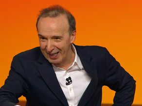 Benigni: "Dobbiamo diventare più "belli" per vivere bene e avere la pace nel mondo. Come dice Sant’Agostino: I tempi siamo noi"