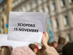Docenti precari, stop ai contratti a termine. Sciopero in corso al MIM per rivendicare i diritti del personale scolastico
