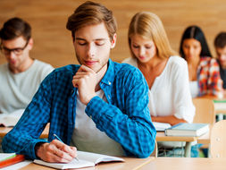 MATURITÀ 2024, PRIMA PROVA: LEVI MONTALCINI, PIRANDELLO E UNGARETTI TRA GLI AUTORI (IN AGGIORNAMENTO)