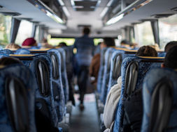 Controllore aggredito da un 17enne su un autobus diretto a San Donato Milanese, appello al Ministro Valditara per l'introduzione di una docenza specialistica in materia giuridica e civica