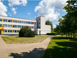 #NoiSiamoLeScuole, in Sicilia due nuove scuole sostenibili, funzionali e aperti alla comunità grazie ai fondi del PNRR