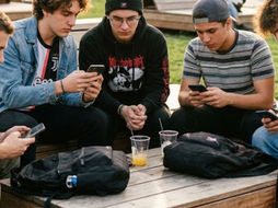 Appuntamenti sui social, poi minacce per ottenere denaro: quindici minorenni indagati