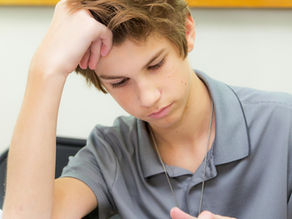 Alunno con BES separato dai compagni in gita: denuncia contro la scuola