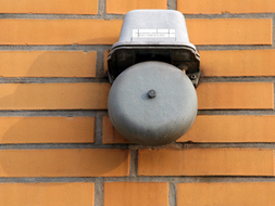 SCUOLA: È SUONATA LA PRIMA CAMPANELLA IN LOMBARDIA,TRENTO E BOLZANO