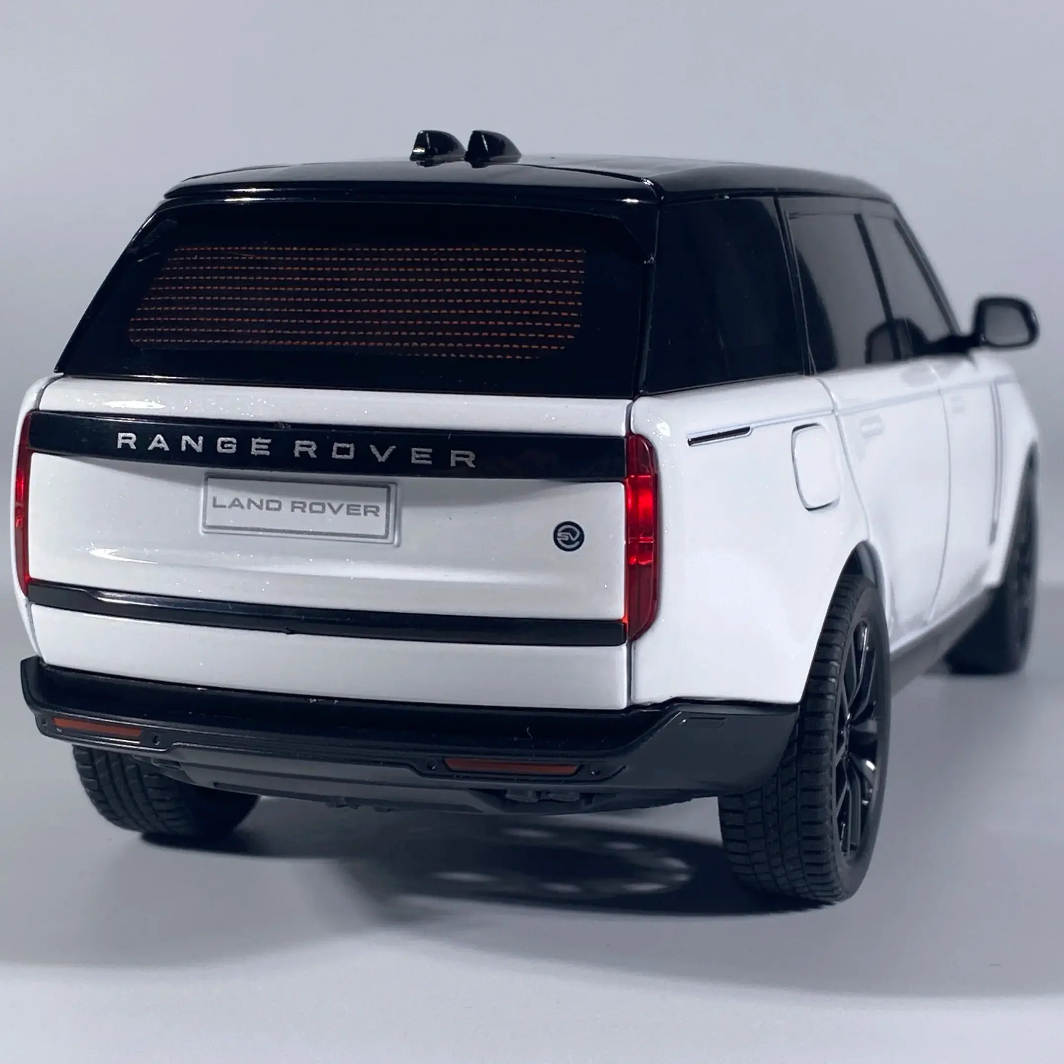 1:24 Land Rover Range Rover Diecast Car Model