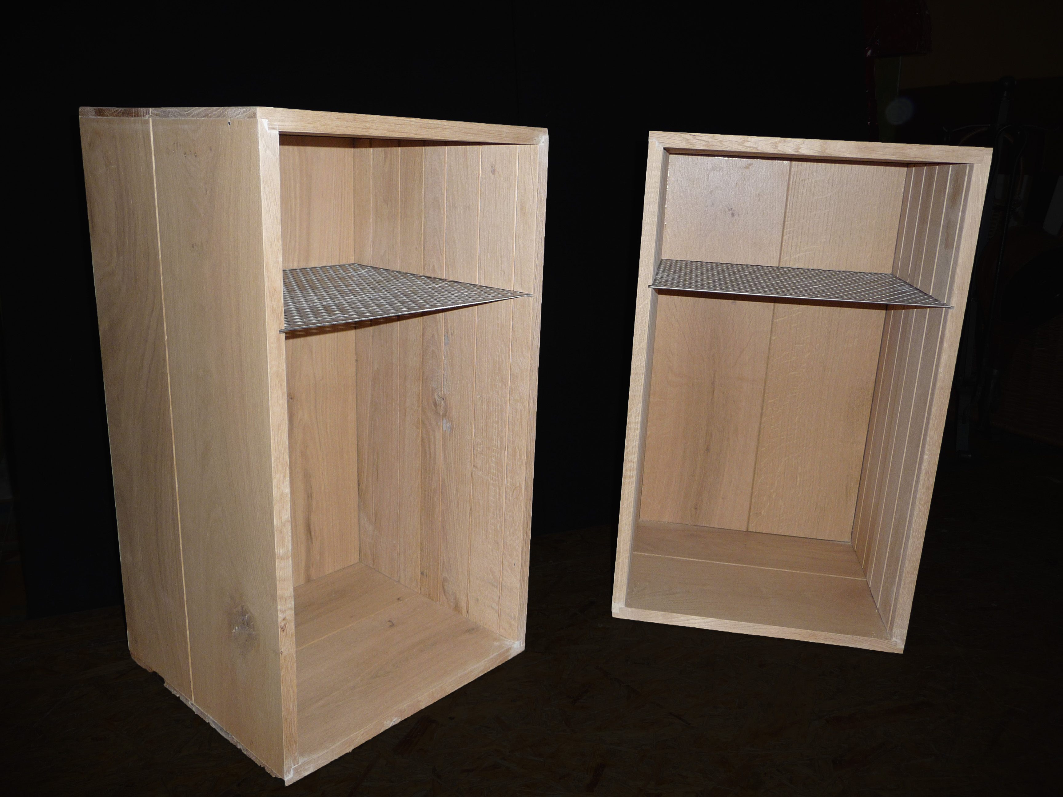 table_de_nuit_en_parquet_de_chêne