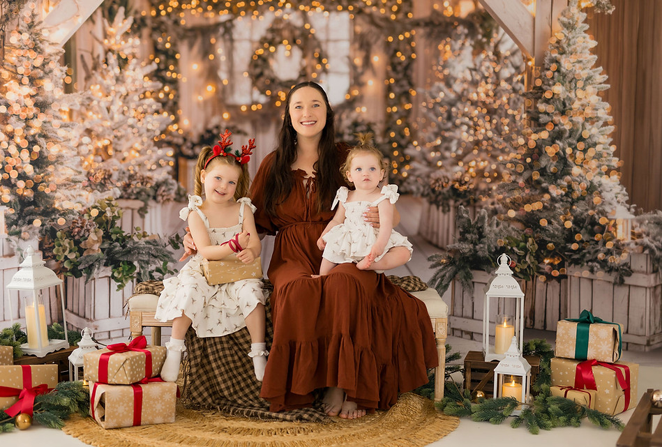 2026 Christmas Mini Photoshoot Packages 1.jpg