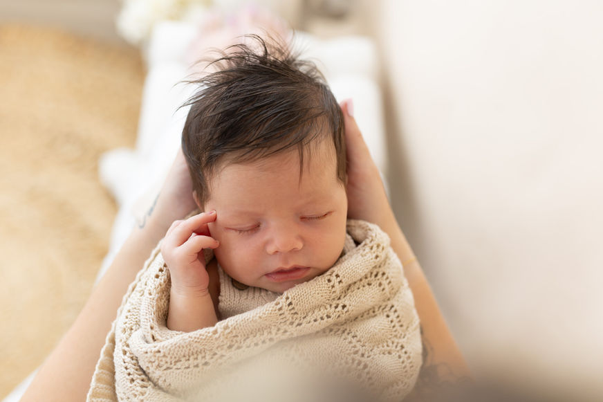 natural light newborn photographer