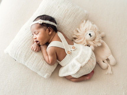 Natural Newborn Photographer