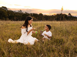 Outdoor candid photographer