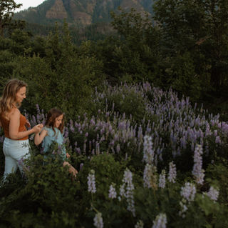Which Season in Portland, OR Is Best for Your Family Photos?