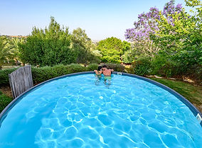 בריכת שחייה