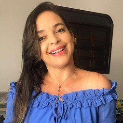 Cristiene Curvelo (Assistente Social)