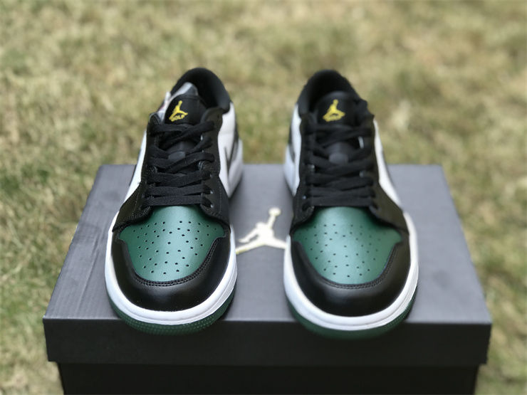Thumbnail: Air Jordan 1 - Low Golf "Noble Green"