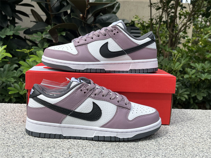 Thumbnail: Nike Dunk - Low